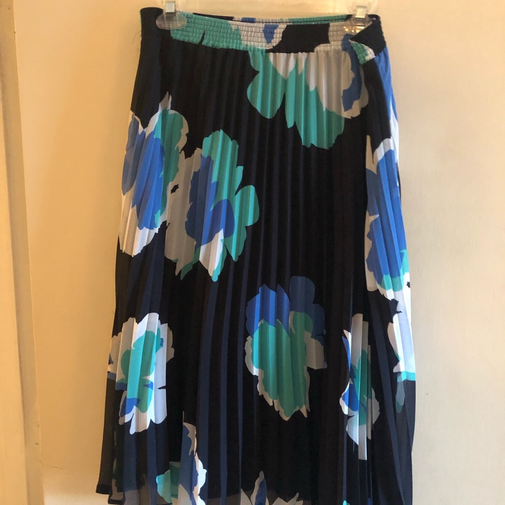 Navy mid-length floral skirt